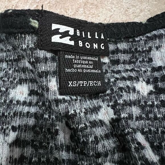 NWT Billabong Women's XS Floral V-Neck Short Sleeve Waffle Knit Top Multicolor - Picture 10 of 10